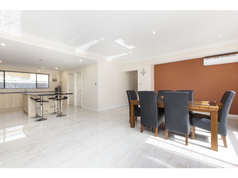 10  Huntington Parkway, Landsdale WA 6065