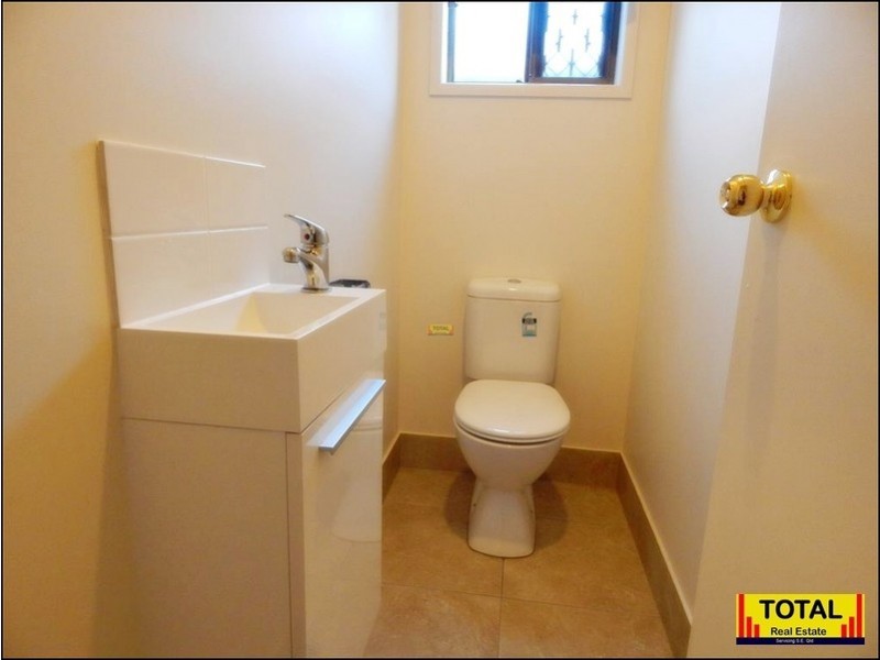 33 Brittainy Street, Petrie QLD 4502