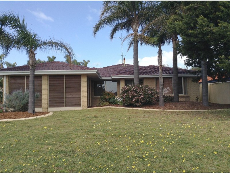 24 Kingfisher Drive, Halls Head WA 6210