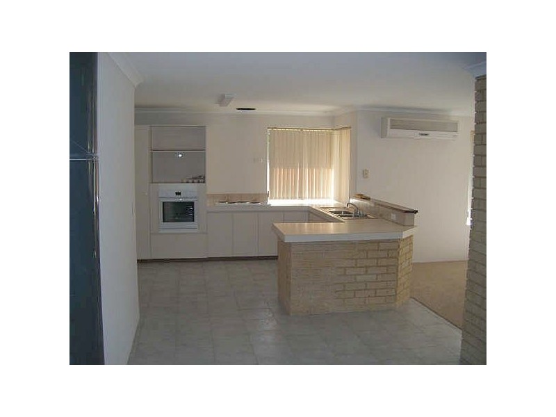 24 Kingfisher Drive, Halls Head WA 6210