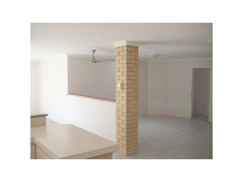 24 Kingfisher Drive, Halls Head WA 6210