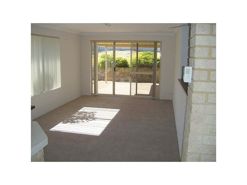 24 Kingfisher Drive, Halls Head WA 6210