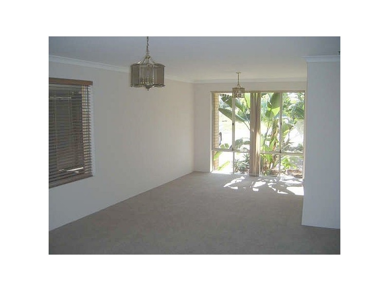 24 Kingfisher Drive, Halls Head WA 6210