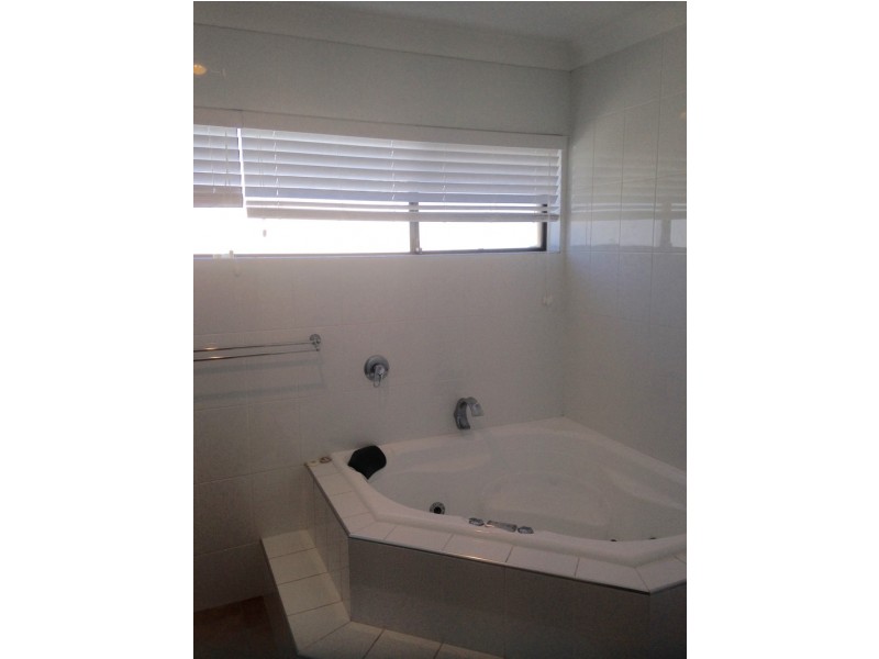 2/82 Parnki Parade, Palm Beach QLD 4221