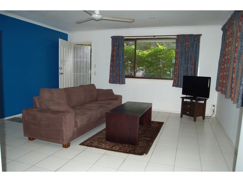 2/11 Ellen Street, Southport QLD 4215