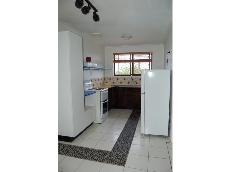 2/11 Ellen Street, Southport QLD 4215