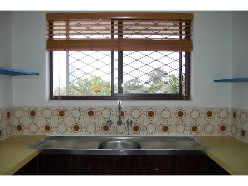 2/11 Ellen Street, Southport QLD 4215