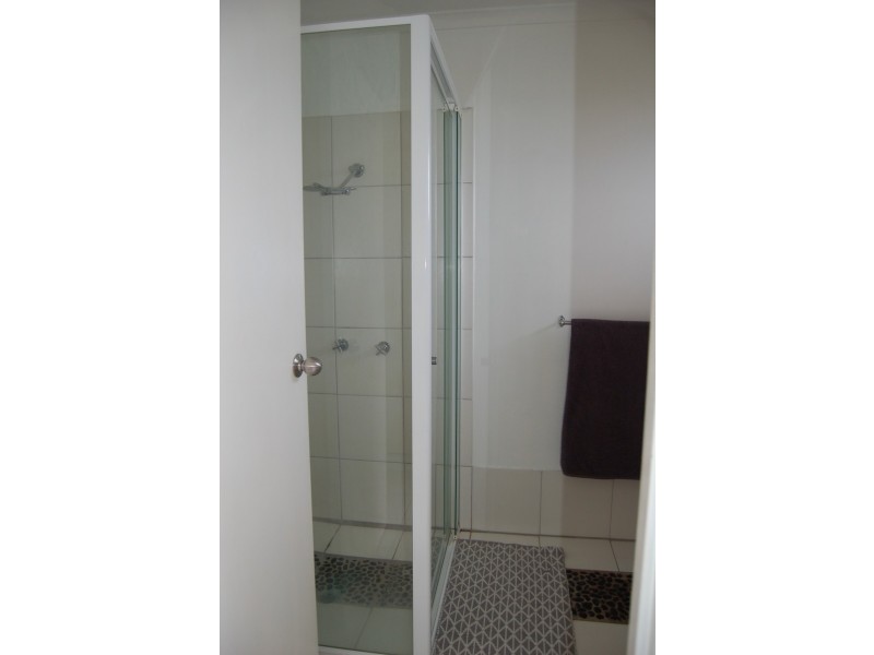 2/11 Ellen Street, Southport QLD 4215