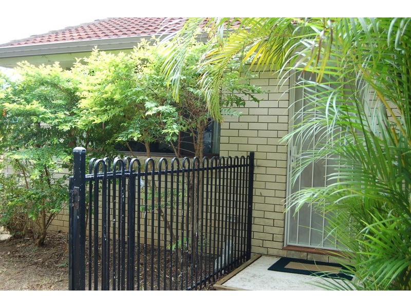 2/11 Ellen Street, Southport QLD 4215