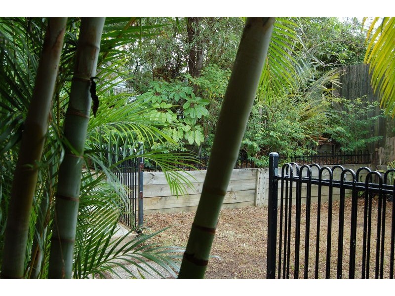 2/11 Ellen Street, Southport QLD 4215