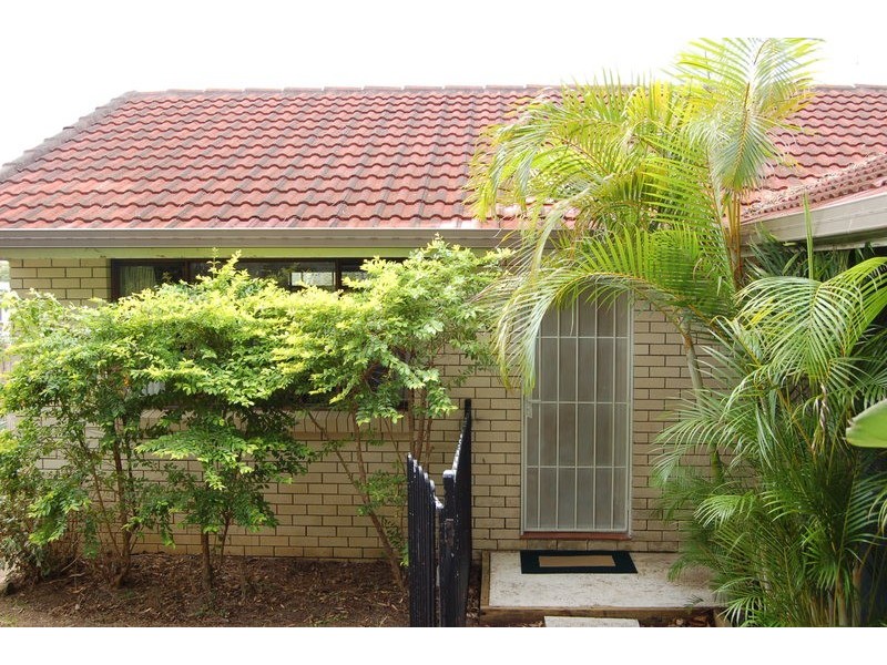 2/11 Ellen Street, Southport QLD 4215