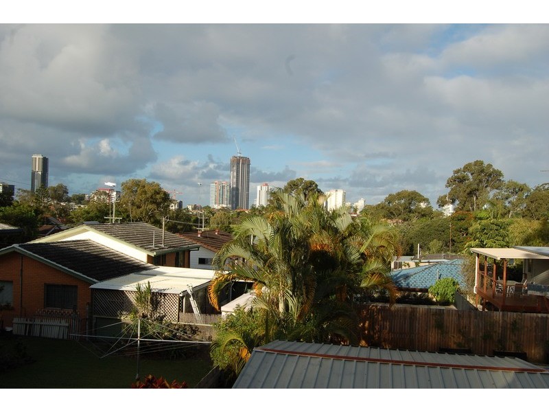 2/11 Ellen Street, Southport QLD 4215