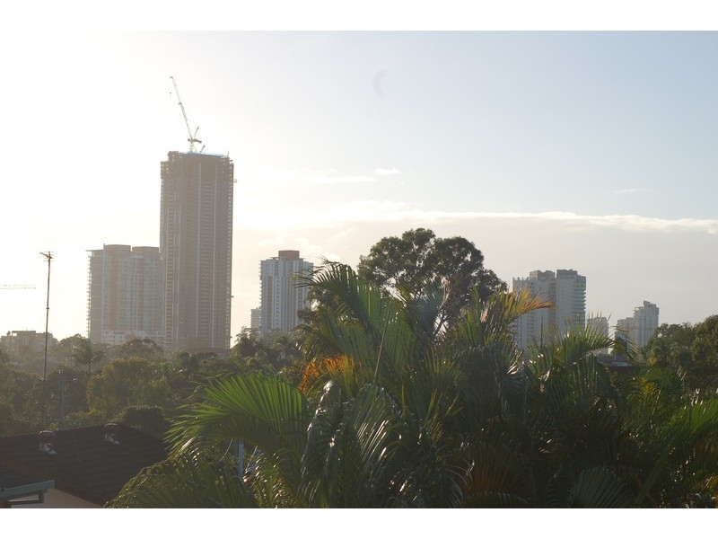 2/11 Ellen Street, Southport QLD 4215