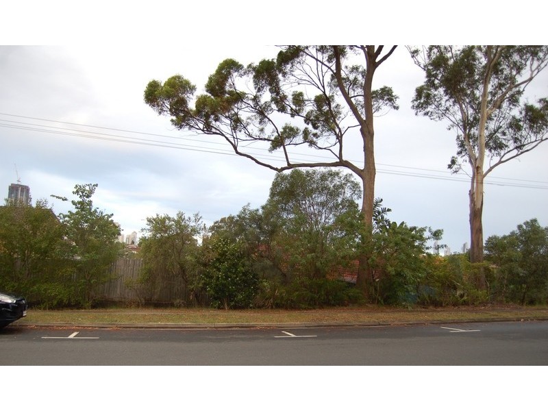 2/11 Ellen Street, Southport QLD 4215