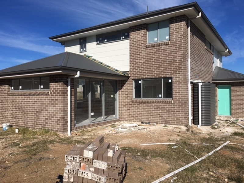 8 Francevic street, Oran Park NSW 2570