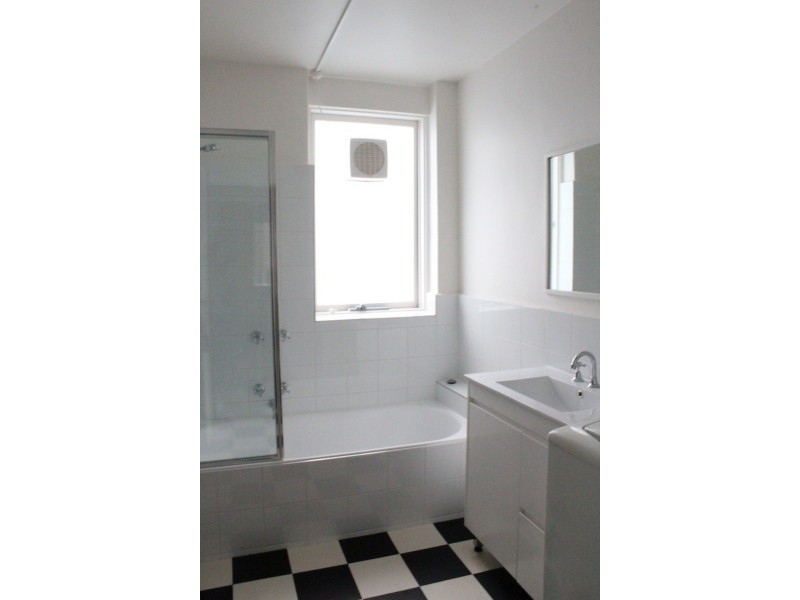 2/14 The Avenue, Prahran VIC 3181