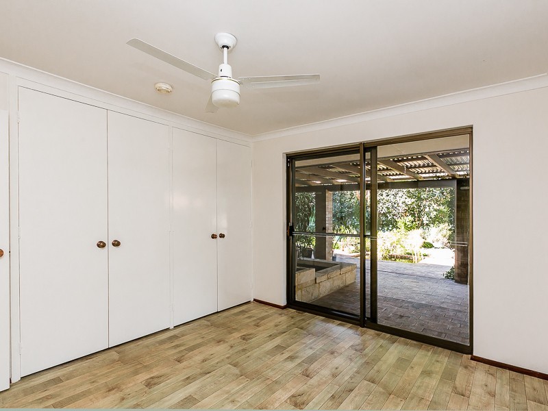 8 Hunter Drive, Lesmurdie WA 6076