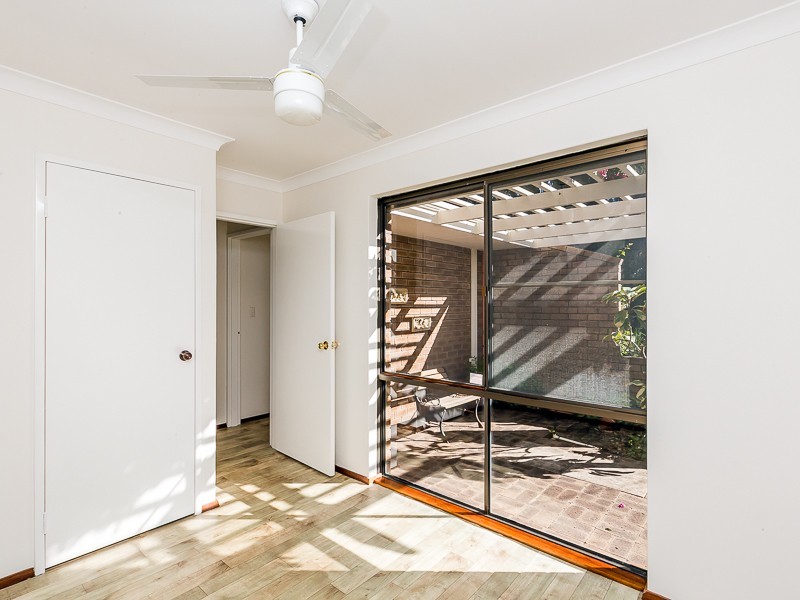 8 Hunter Drive, Lesmurdie WA 6076