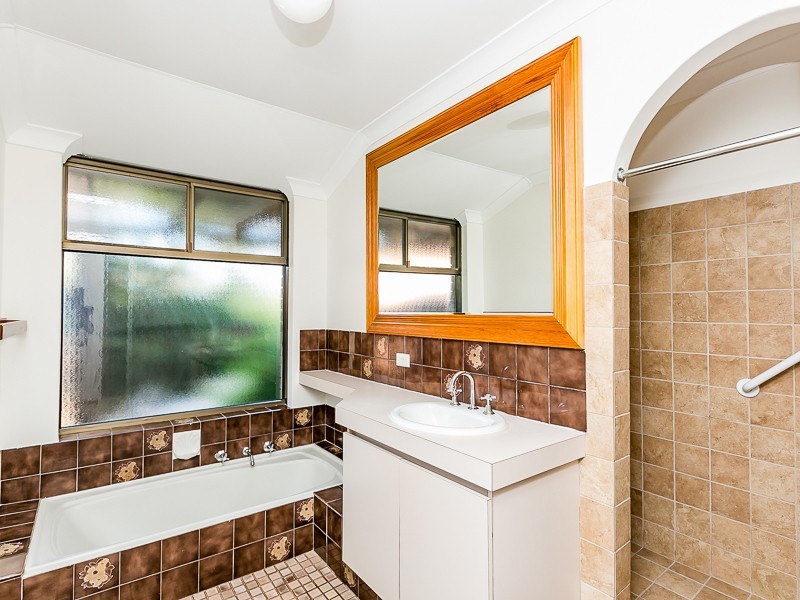 8 Hunter Drive, Lesmurdie WA 6076