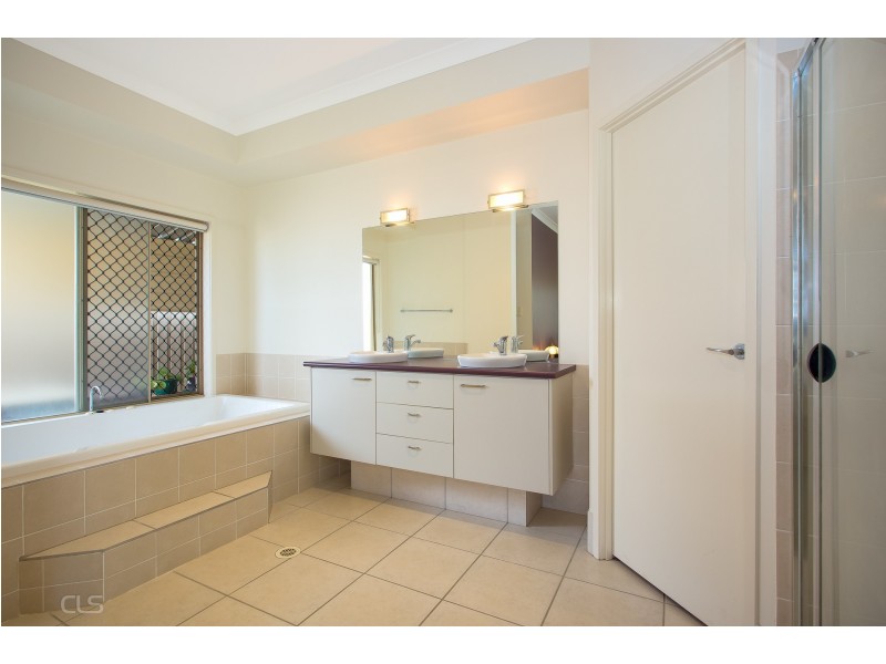37 Raptor Parade, Banksia Beach QLD 4507