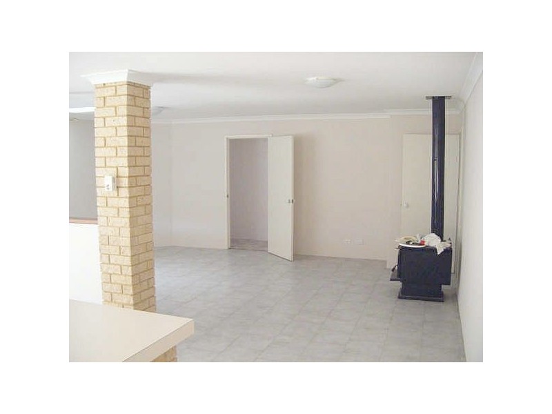 24 Kingfisher Drive, Halls Head WA 6210