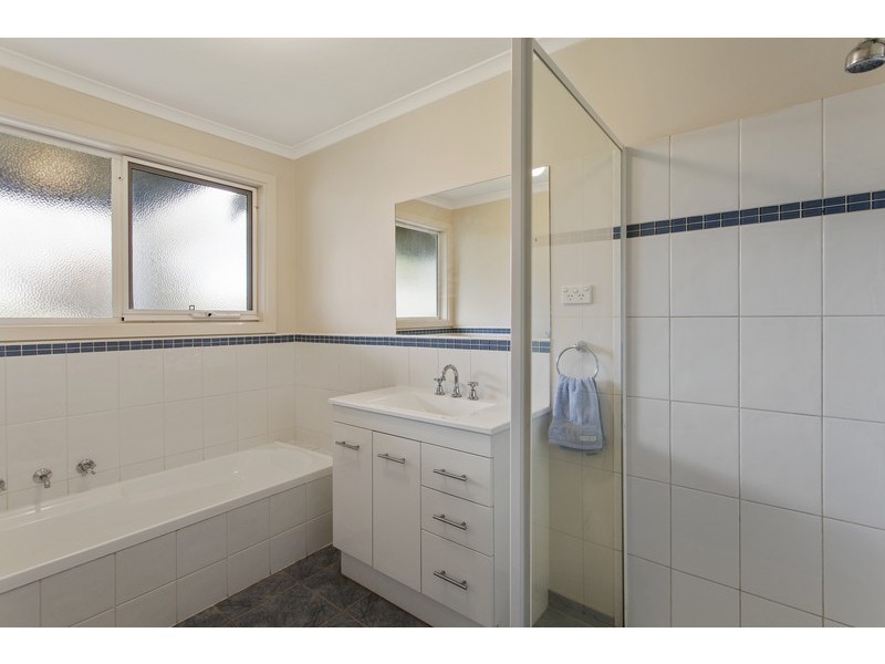 29 St Leonards Parade, St Leonards VIC 3223
