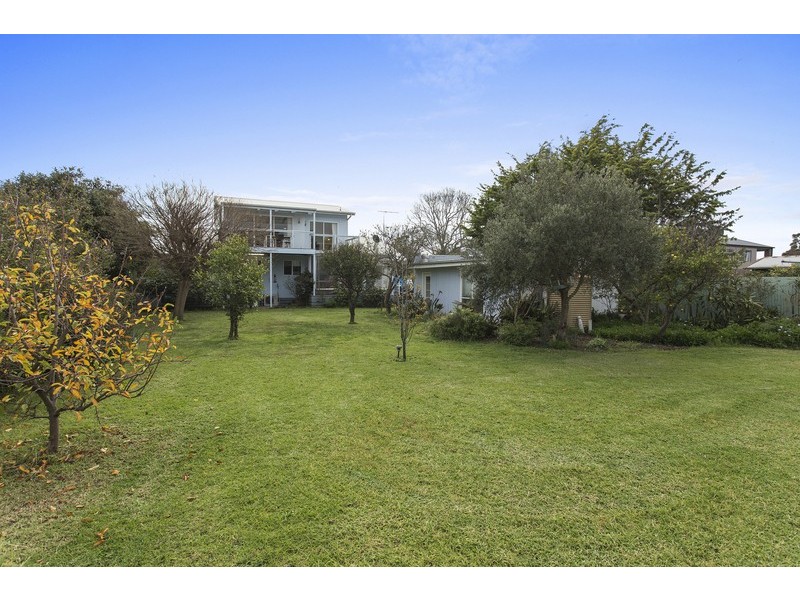 29 St Leonards Parade, St Leonards VIC 3223