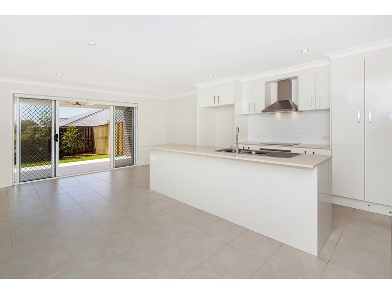 2/37 Lorikeet Parade, Dakabin QLD 4503