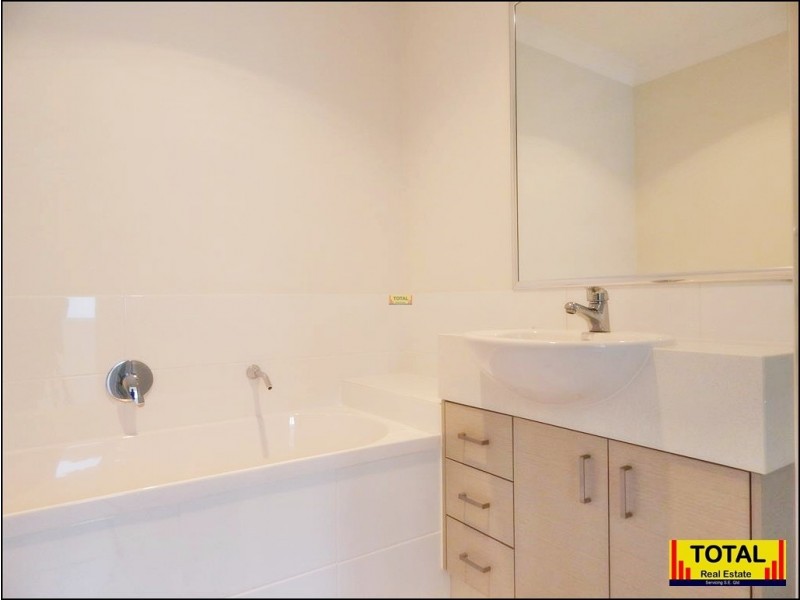 30 Parkland Road, Springfield Lakes QLD 4300