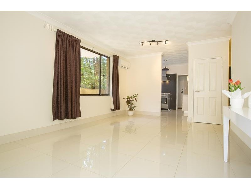 4/5 Santley Crescent, Kingswood NSW 2747