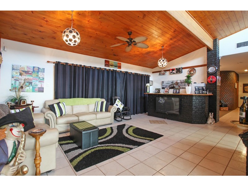 15 Wrights Road, Glenella QLD 4740