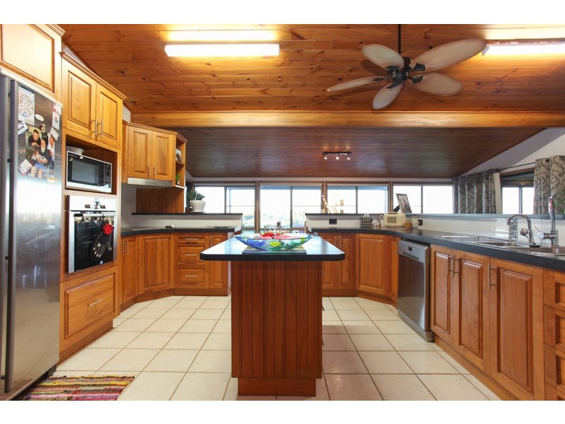 15 Wrights Road, Glenella QLD 4740