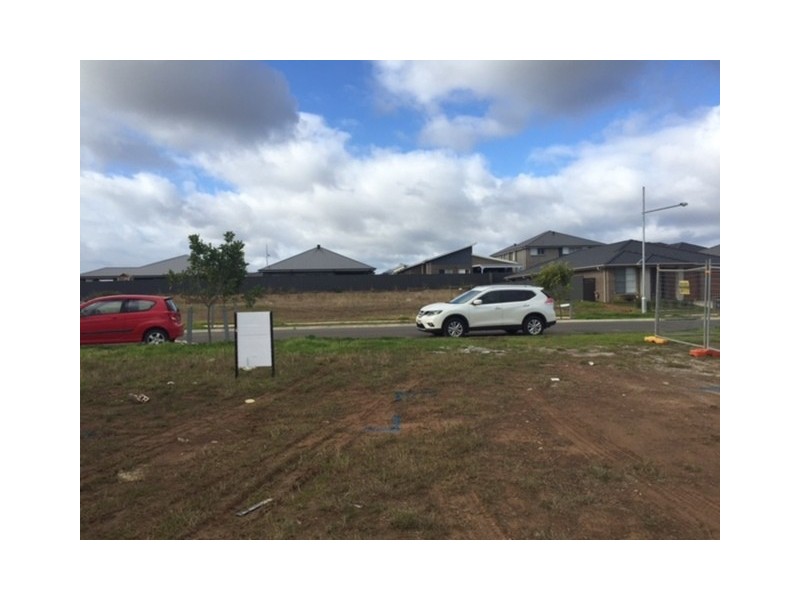 31 Richards Loop, Oran Park NSW 2570