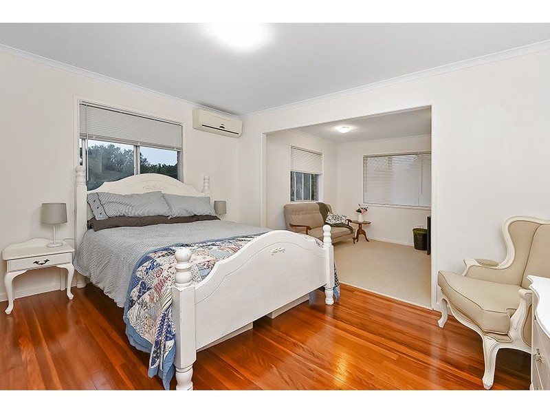 2 Edgeware Drive, Rochedale South QLD 4123