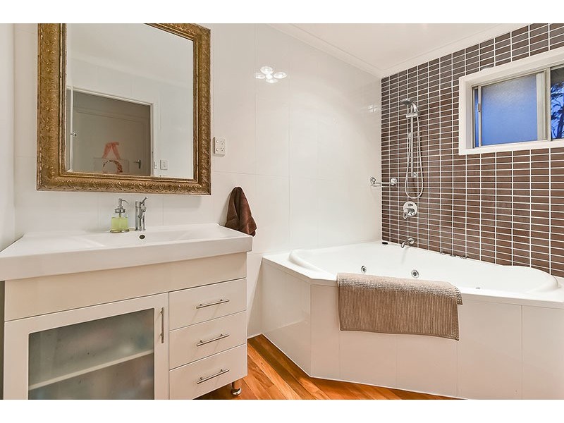 2 Edgeware Drive, Rochedale South QLD 4123