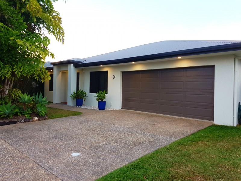 9 Hopkins Street, White Rock QLD 4868