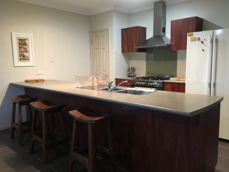 9 Hopkins Street, White Rock QLD 4868