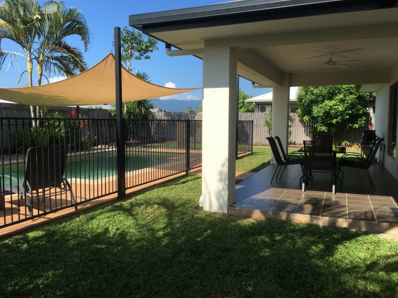 9 Hopkins Street, White Rock QLD 4868