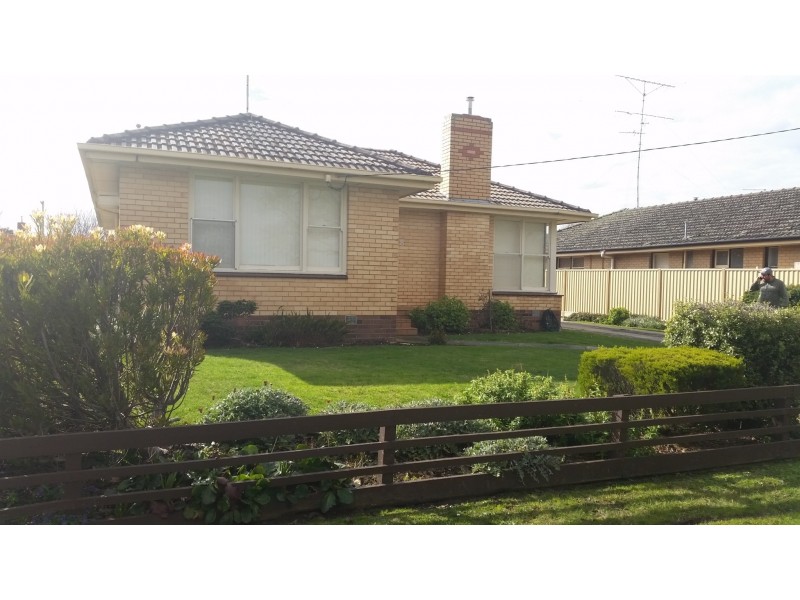 8  Winter Street, Newington VIC 3350