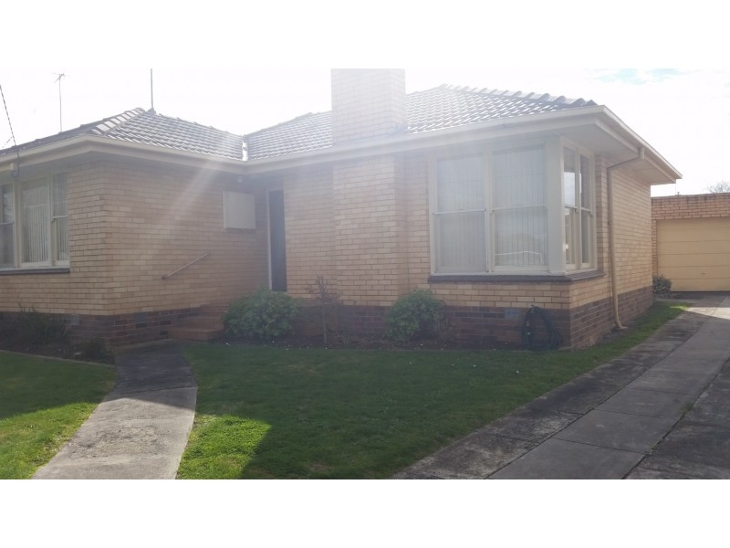 8  Winter Street, Newington VIC 3350