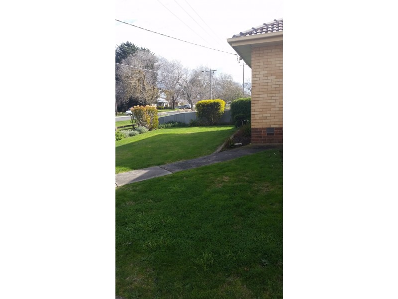 8  Winter Street, Newington VIC 3350