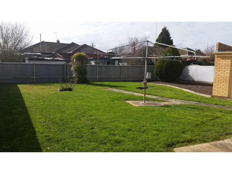 8  Winter Street, Newington VIC 3350