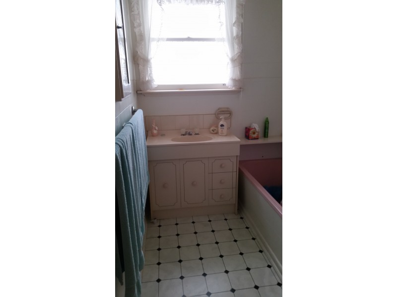 8  Winter Street, Newington VIC 3350