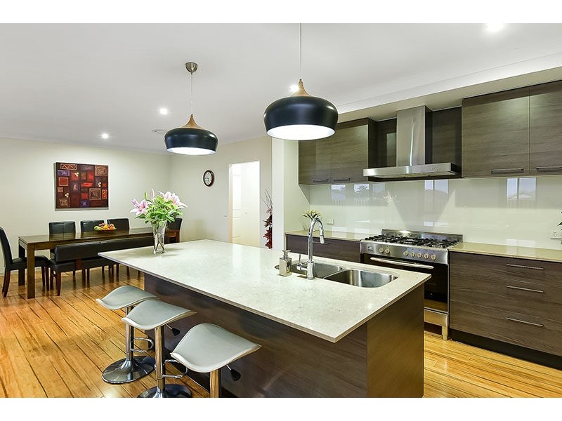 8 Berrima Street, Regents Park QLD 4118