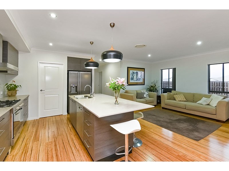 8 Berrima Street, Regents Park QLD 4118