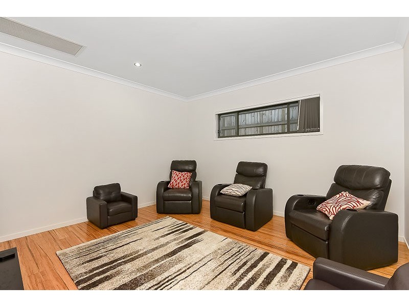 8 Berrima Street, Regents Park QLD 4118