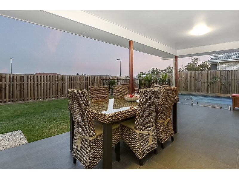 8 Berrima Street, Regents Park QLD 4118