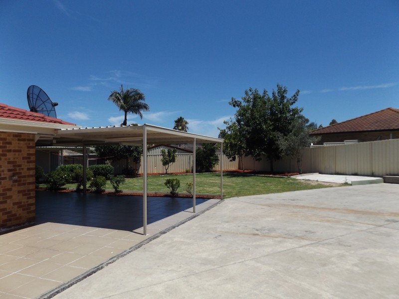 5 Orsino Place, Rosemeadow NSW 2560