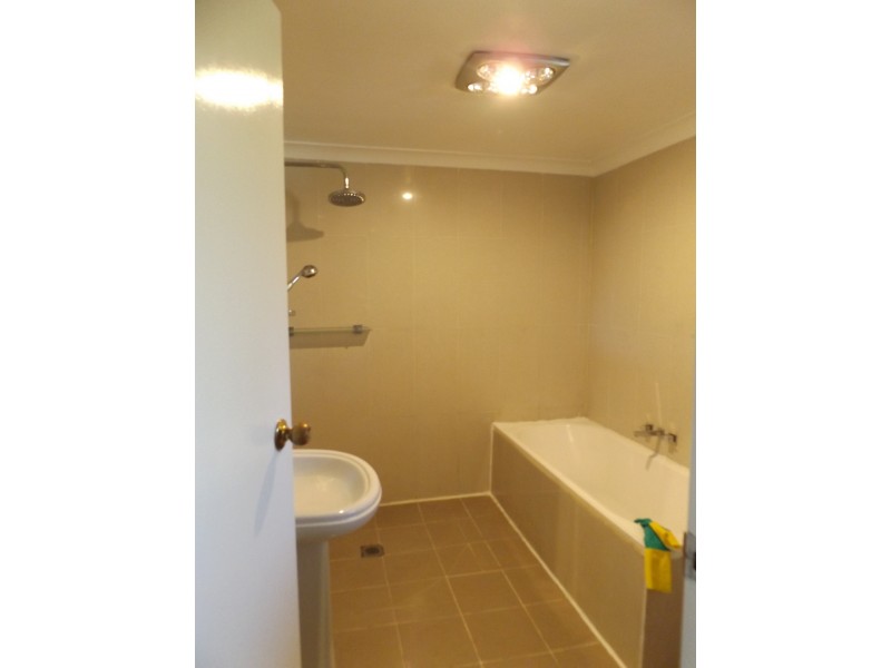 5 Orsino Place, Rosemeadow NSW 2560