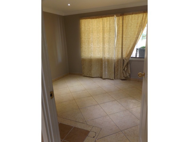 5 Orsino Place, Rosemeadow NSW 2560